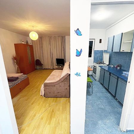 Crisand Home Boekarest Buitenkant foto